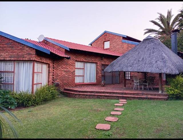 3 BEDROOM HOUSE FOR SALE IN VANDERBIJLPARK SE 3